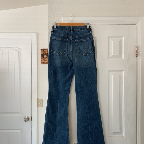 Old Navy Extra High-Waisted Flare Jeans Size 6 EUC Boho Comfy - Picture 3 of 5